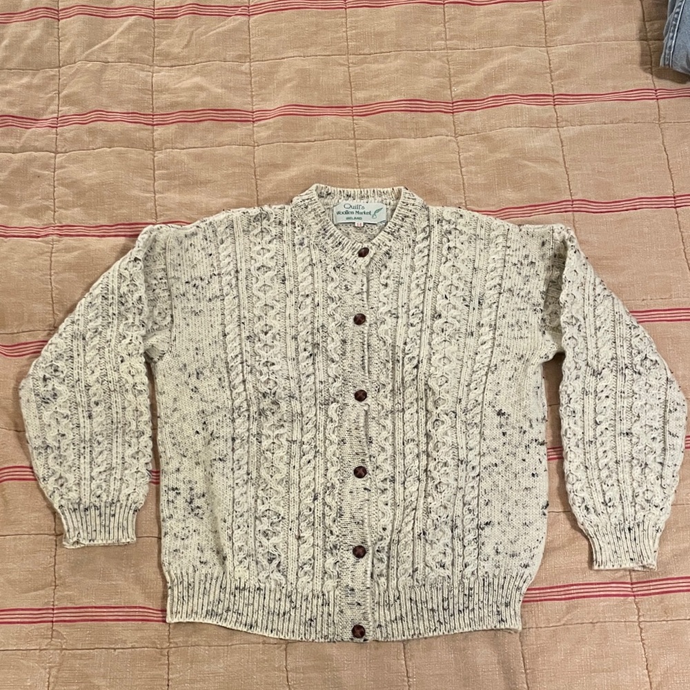 Beautiful Irish Wool Sweater, vintage, size 36